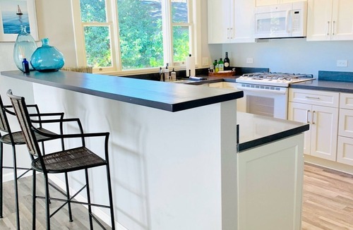 Sonoma House | Remodeled farmhouse walking distance to downtown Sonoma!
