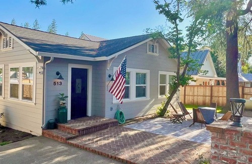 Murphys House | Remodeled home in the heart of downtown Murphys!