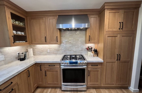 East Mesa House | Remodeled Mesa Beauty w/hot tub, one block from beach park