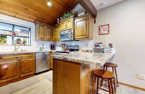 Mammoth Lakes Condo | Remodeled Townhome near Golf Course! Private Deck & Gas Grill. Quiet Location