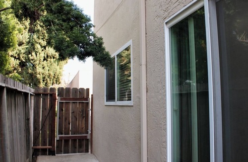 Castro Valley Apartment | Renovated 2BR Castro Valley Apartment Near BART and Parking
