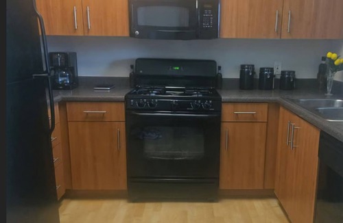 NoHo Arts District Apartment | Resort Style 1-bedroom apartment in adorable Los Angeles with tons of amenities