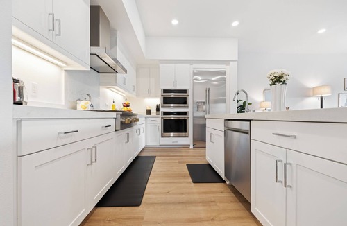 Airport Area Condo | Resort-Style 2BR Gem in Irvine: Corporate Luxury Awaits