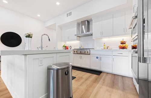 Airport Area Condo | Resort-Style 2BR Gem in Irvine: Corporate Luxury Awaits