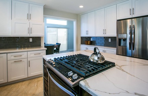 Desert Shores House | Resort Style with Private Pool close to Red Rock Canyon and the Strip