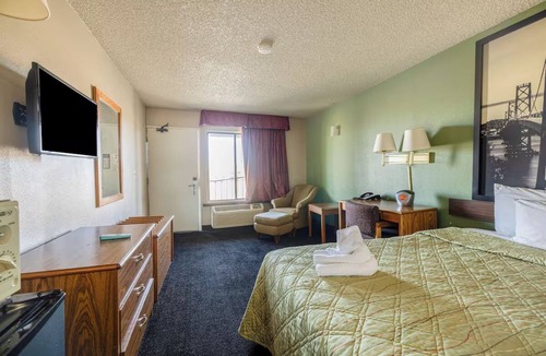Barstow Hotel | Restored Retro Room Deluxe King Bed Steps Away from Iconic Route 66 Attractions