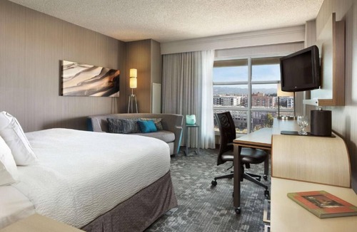 Emeryville Hotel | Revel in the Lap of Luxury! Heated Indoor Pool, Short Drive to Fox Theater!