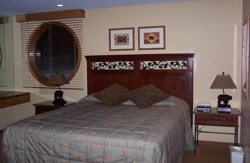 Tahoe Village Resort | Ridge Tahoe Resort 1B (1bdrm suite)