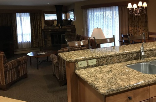Tahoe Village Resort | Ridge Tahoe Resort 'D'(2 master suites)