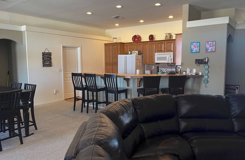 Sunridge Estates House | Ridgeline Oasis!