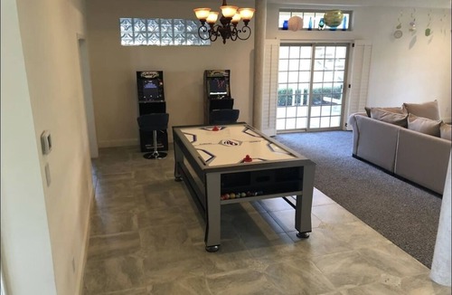 Bakersfield House | Rio Bravo Country Club Beautiful Custom Home