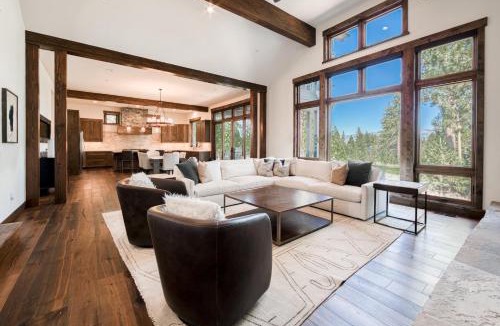 Ponderosa Palisades House | Rising Sun Retreat at Schaffer's Mill by Tahoe Getaways - Luxury Pet Friendly w Air Conditioning