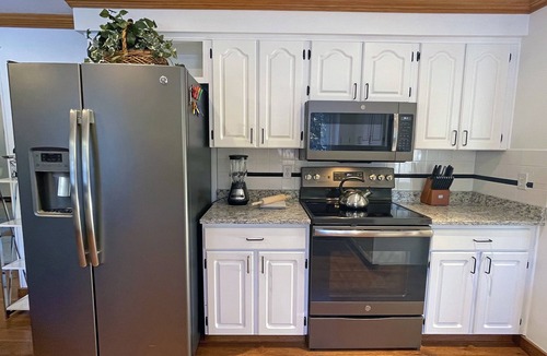 Spokane House | RIVER PARK HOME with GARAGE & EV CHARGER, Spa, Home Theatre + Arcade, 3,000 SqFt
