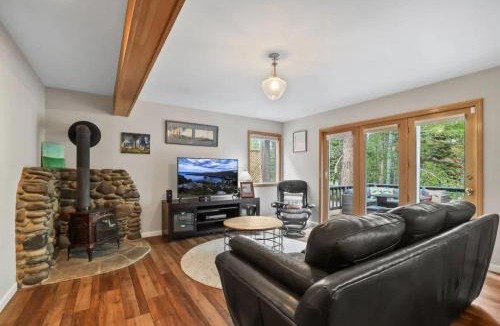 North Upper Truckee Ski Chalet | River Rock House Deck Forest Views