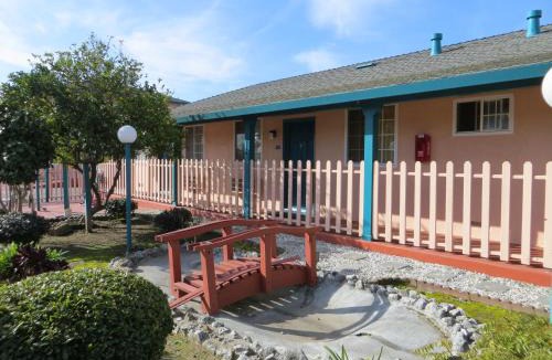 Westside Santa Cruz Hotel | Riverside Inn & Suites Santa Cruz