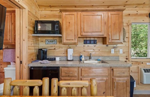 Kernville Cabin | Riverwalk Cabin at KRS Campground (Cabin 9)