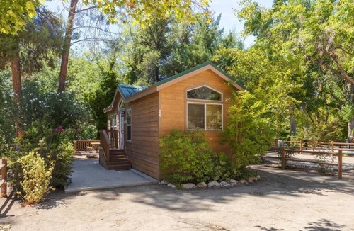 Kernville Cabin | Riverwalk Cabin at KRS Campground (Cabin 9)