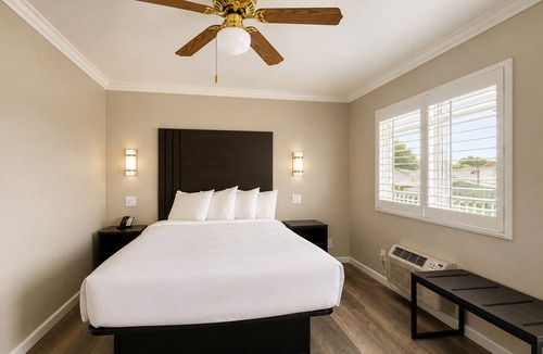 Morro Bay Hotel | Rockview Inn and Suites - Morro Bay CA