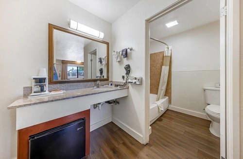 Carson City Hotel | Rodeway Inn at Nevada State Capitol