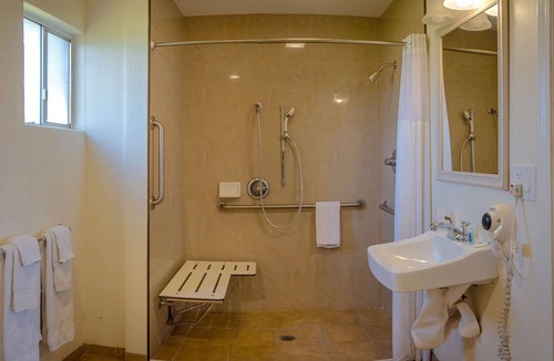 Merced Hotel | Rodeway Inn Near University-Gateway to Yosemite