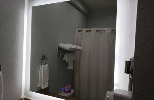 Hayward Hotel | Rodeway Inn & Suites Hayward - Oakland South