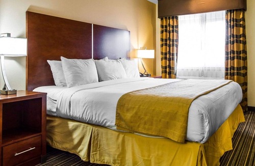 Martinez Hotel | Rodeway Inn