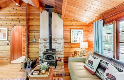 Cazadero Cabin | Romantic Creekside Cabin in a Redwood Forest