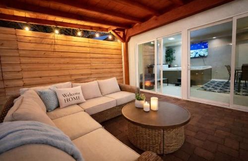 Lake Havasu City Villa | Romantic Retreat - Cozy Villa - Private Hot Tub