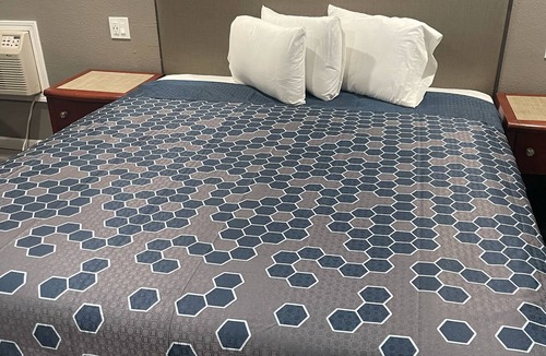 Tracy Hotel | ROYAL MOTEL TRACY LLC