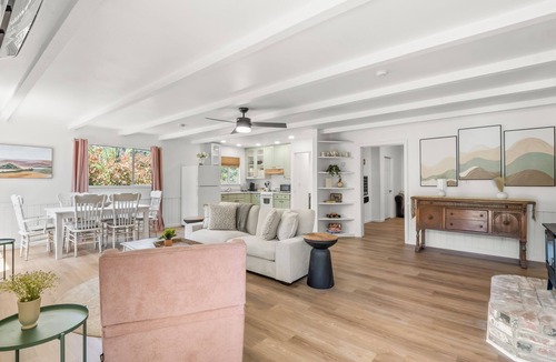 Oakhurst House | Rustic Barn w/game room and hot tub, 5min from Bass Lake & 23min from Yosemite