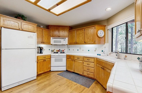 Granite Ridge House | Rustic cabin with WiFi, washer/dryer, multiple decks, & beautiful forest views