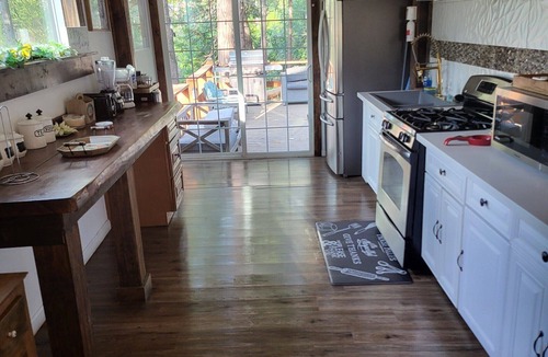 Oakhurst Cabin | Rustic Family Cabin! Peaceful place to relax and enjoy nature surrounding