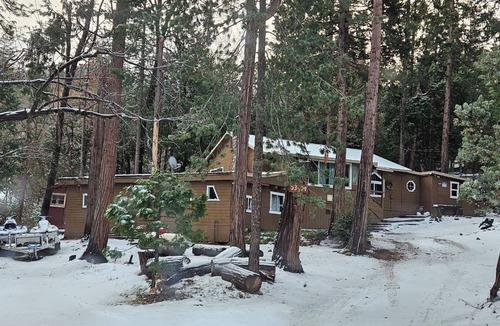 Oakhurst Cabin | Rustic Family Cabin! Peaceful place to relax and enjoy nature surrounding