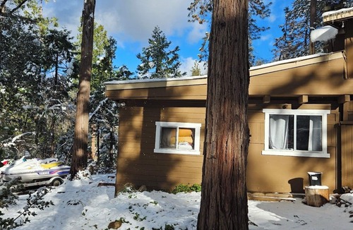 Oakhurst Cabin | Rustic Family Cabin! Peaceful place to relax and enjoy nature surrounding