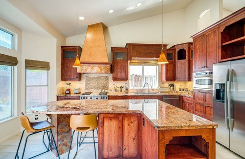 Sacramento House | Sacramento Home w/Fire Pit: 15 Mi to Downtown!