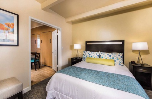 San Clemente Resort | San Clemente Inn: 6/28/26-7/5/26: 1 Bd Suite, 3 bds, Sleeps 4