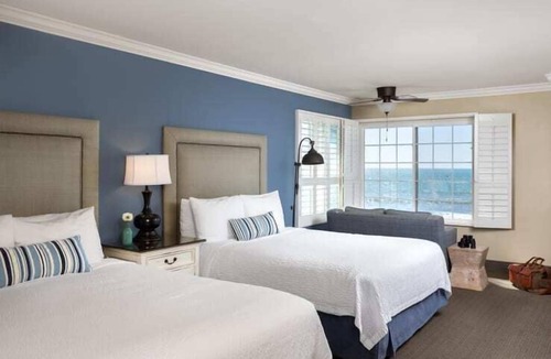 San Simeon Hotel | Sand Pebbles Inn