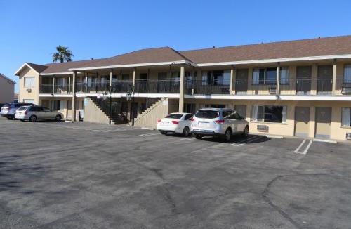 Santa Ana Heights Hotel | Sandpiper Motel