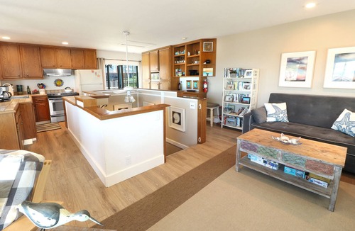 Dillon Beach Cottage | Sandy Dog - short walk to the beach