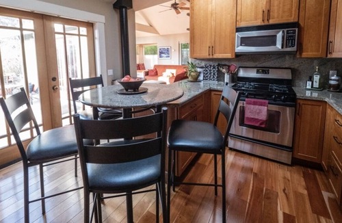 Westside Santa Cruz Cottage | Santa Cruz Sanctuary with hot tub in bamboo garden