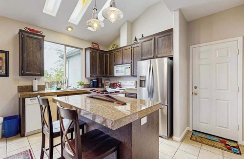 Santa Rosa House | Santa Rosa 3BR home near wineries — fenced yard, dogs welcome