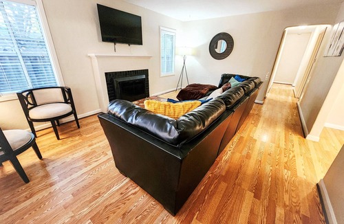 The Villas House | Santana Row 3BR Stay – Heart of Silicon Valley
