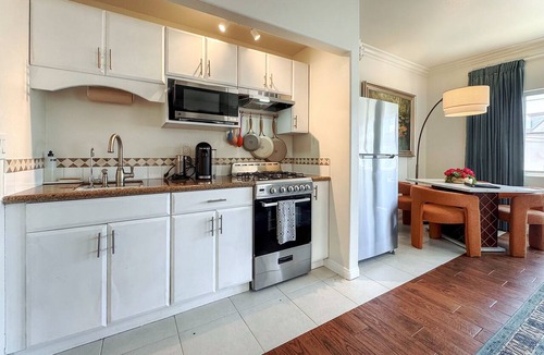 Old Towne House | Saylors Aweigh Seal Beach Studio