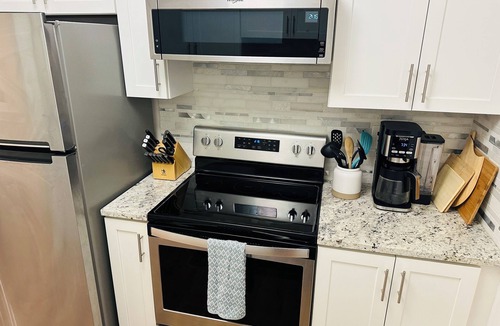 East San Roque Condo | SB Mission Garden Getaway