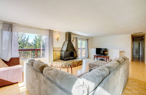 Upper Kingsbury House | Scenic Home w/Sauna - 7 Mi to Heavenly Mountain!