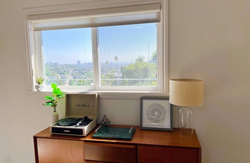 Los Feliz House | Scenic home with sweeping views! Walkable to Silver Lake; near Universal & more.