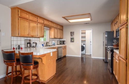 Yosemite Forks House | Scenic Serenity 50 acres/hot tub/game room
