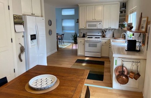Park Hill House | Sea View Maison-Ocean Views, Walk to Beach & Park