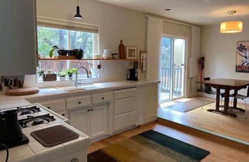 Park Hill House | Sea View Maison-Ocean Views, Walk to Beach & Park