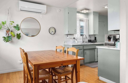 Seabright House | Seabright Breeze~ Dog-Friendly Coastal Retreat!